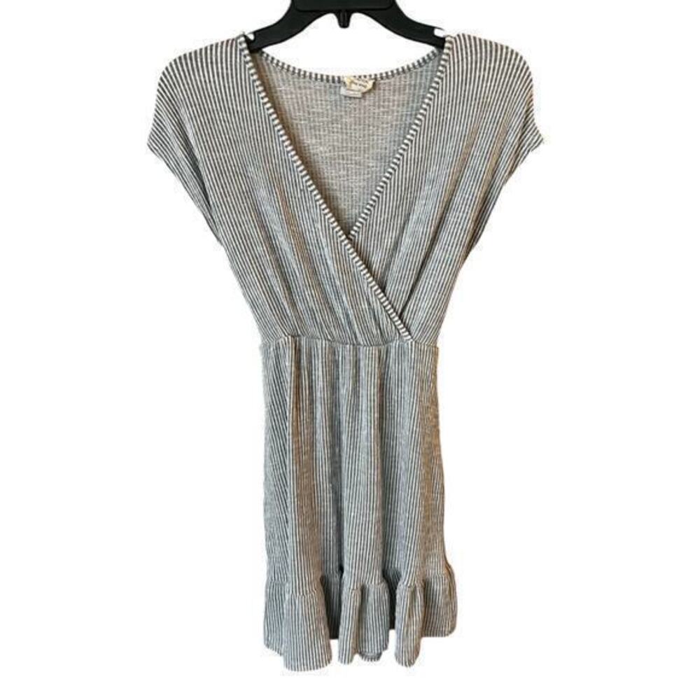 CAUTION TO THE WIND Anthropologie Faux Wrap rib ruffle hem cap sleeve dress sz S